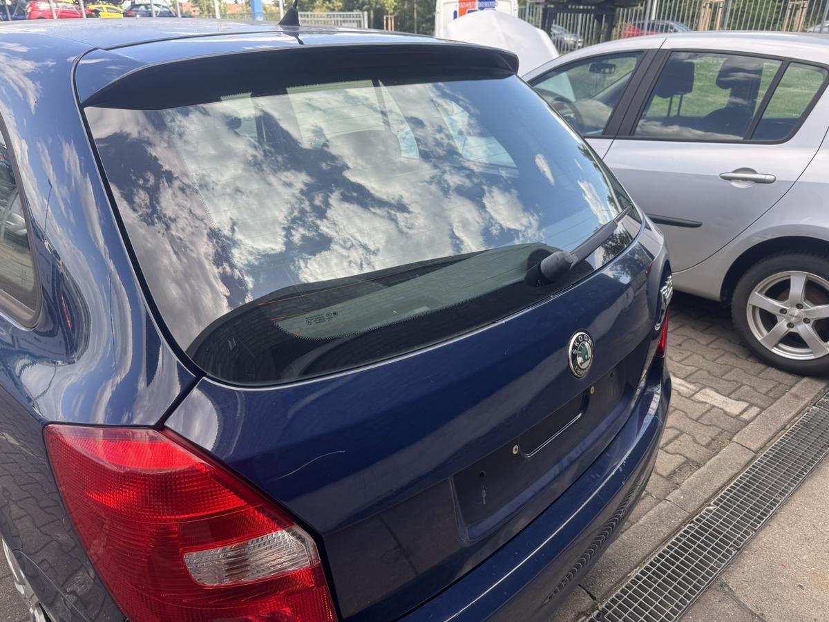 Skoda Fabia 2 5J original Heckklappe mit Heckscheibe 4711 Pacific Blue Bj.2010